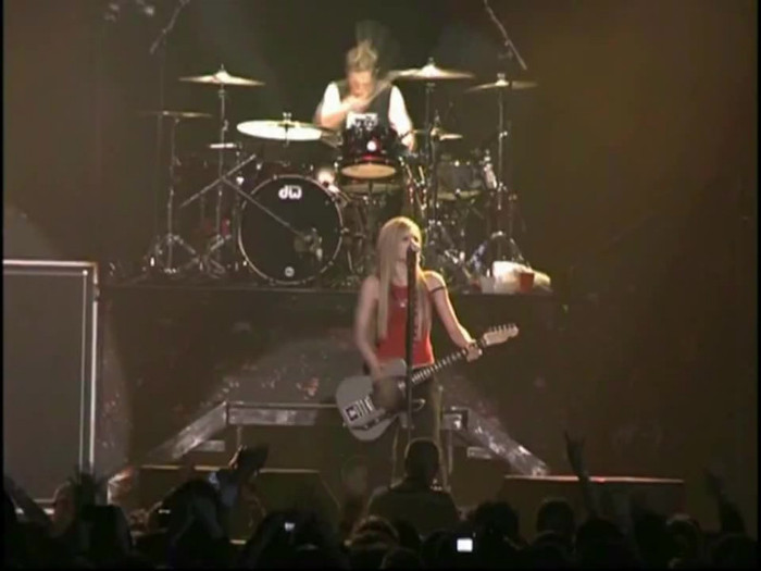 Bonez Tour Documentary [HD] Part2 - Avril Lavigne 2478