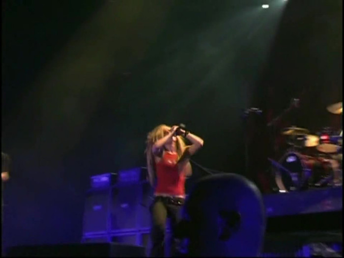 Bonez Tour Documentary [HD] Part2 - Avril Lavigne 1979 - Avril - Lavigne - 2008 - Bonez - Tour - Documentary - oo4