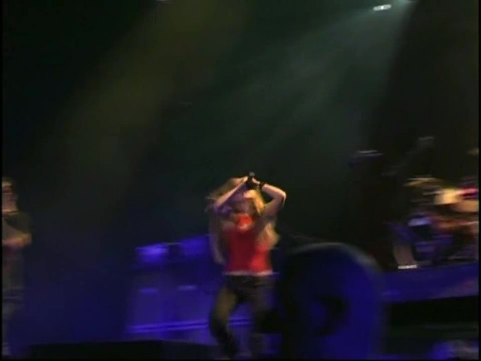 Bonez Tour Documentary [HD] Part2 - Avril Lavigne 1980 - Avril - Lavigne - 2008 - Bonez - Tour - Documentary - oo4