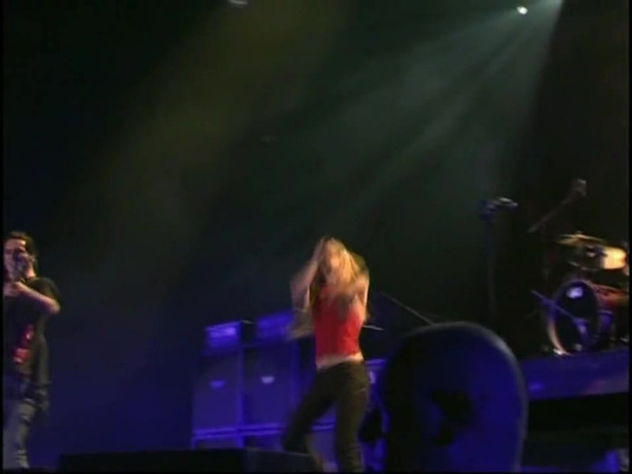 Bonez Tour Documentary [HD] Part2 - Avril Lavigne 1983