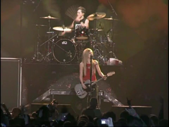 Bonez Tour Documentary [HD] Part2 - Avril Lavigne 2485