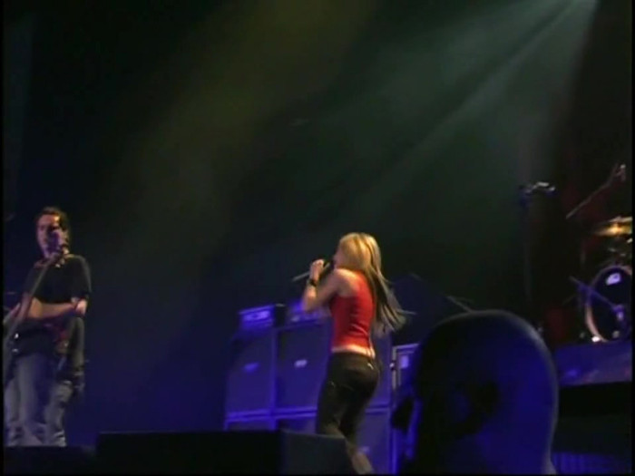 Bonez Tour Documentary [HD] Part2 - Avril Lavigne 1988