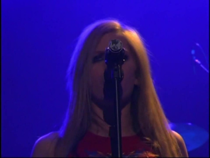 Bonez Tour Documentary [HD] Part2 - Avril Lavigne 2971