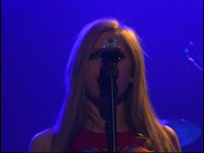 Bonez Tour Documentary [HD] Part2 - Avril Lavigne 2974