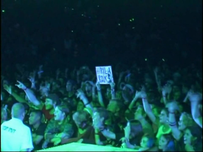 Bonez Tour Documentary [HD] Part2 - Avril Lavigne 1996