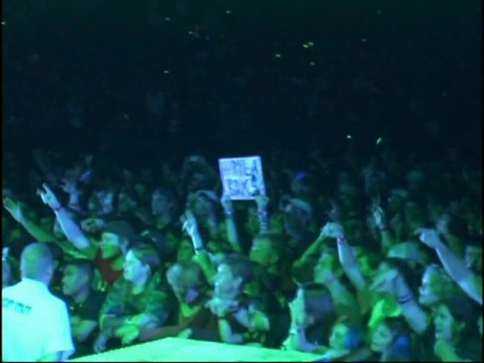 Bonez Tour Documentary [HD] Part2 - Avril Lavigne 1999