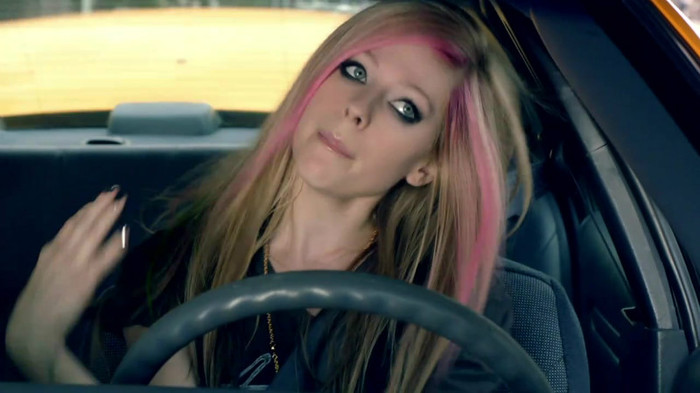 Avril Lavigne - What The Hell_youtube_original 0910