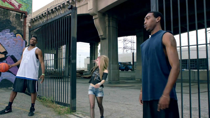 Avril Lavigne - What The Hell_youtube_original 1178