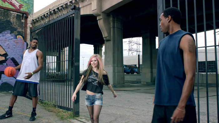 Avril Lavigne - What The Hell_youtube_original 1185 - Avril - Lavigne - What - The - Hell - oo3