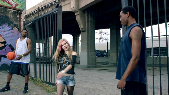 Avril Lavigne - What The Hell_youtube_original 1192 - Avril - Lavigne - What - The - Hell - oo3