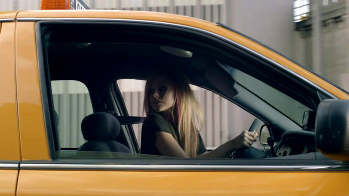 Avril Lavigne - What The Hell_youtube_original 0946