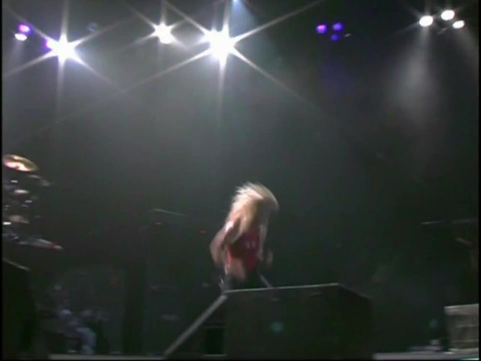 Bonez Tour Documentary [HD] Part2 - Avril Lavigne 3013