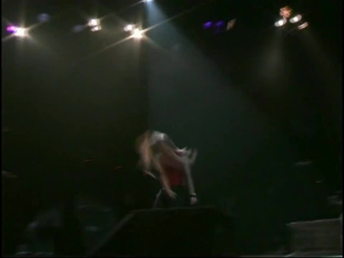 Bonez Tour Documentary [HD] Part2 - Avril Lavigne 3018