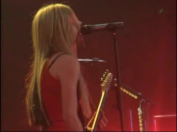 Bonez Tour Documentary [HD] Part2 - Avril Lavigne 3512
