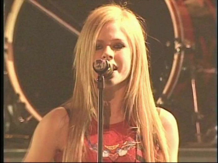 Bonez Tour Documentary [HD] Part2 - Avril Lavigne 3039