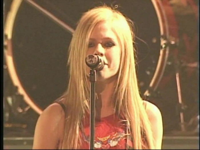 Bonez Tour Documentary [HD] Part2 - Avril Lavigne 3041