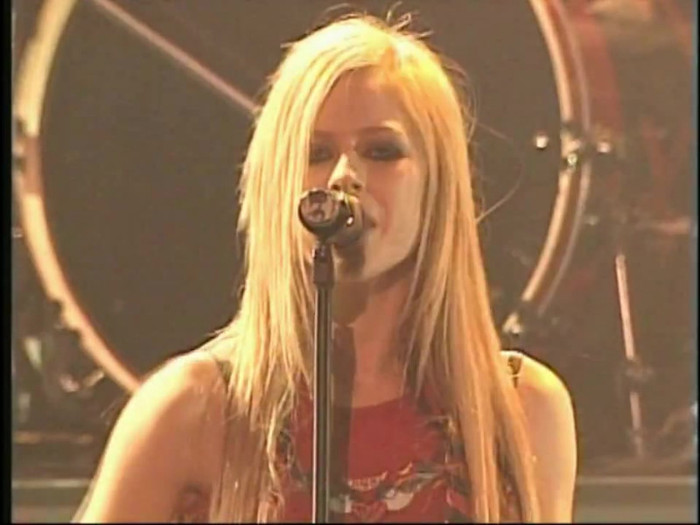 Bonez Tour Documentary [HD] Part2 - Avril Lavigne 3043
