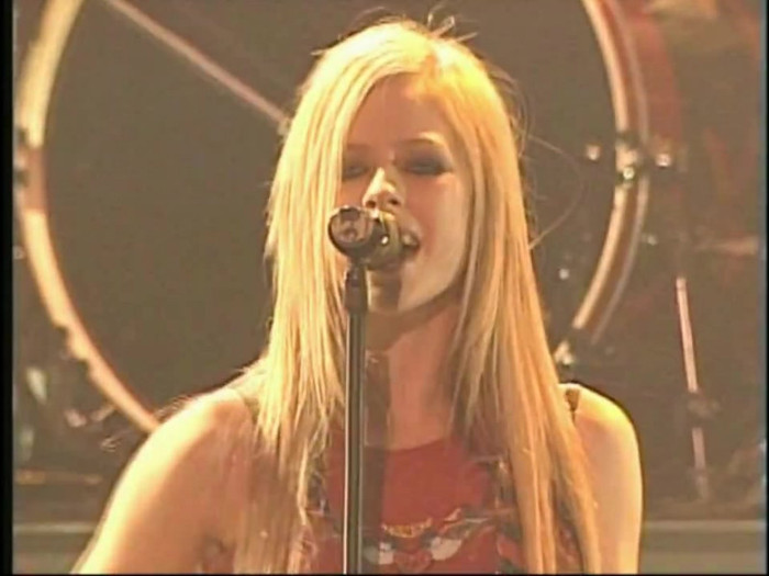 Bonez Tour Documentary [HD] Part2 - Avril Lavigne 3045