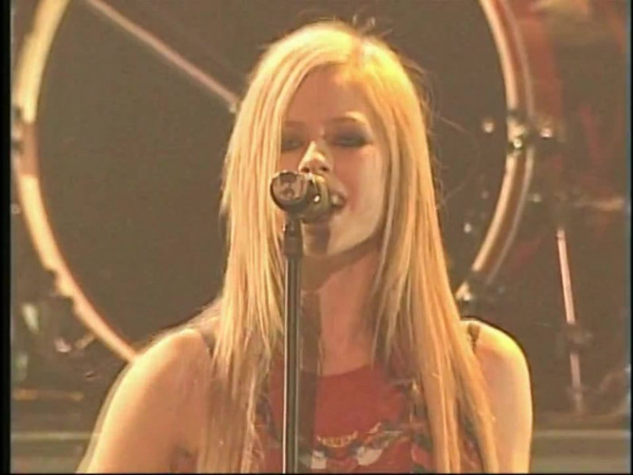 Bonez Tour Documentary [HD] Part2 - Avril Lavigne 3046