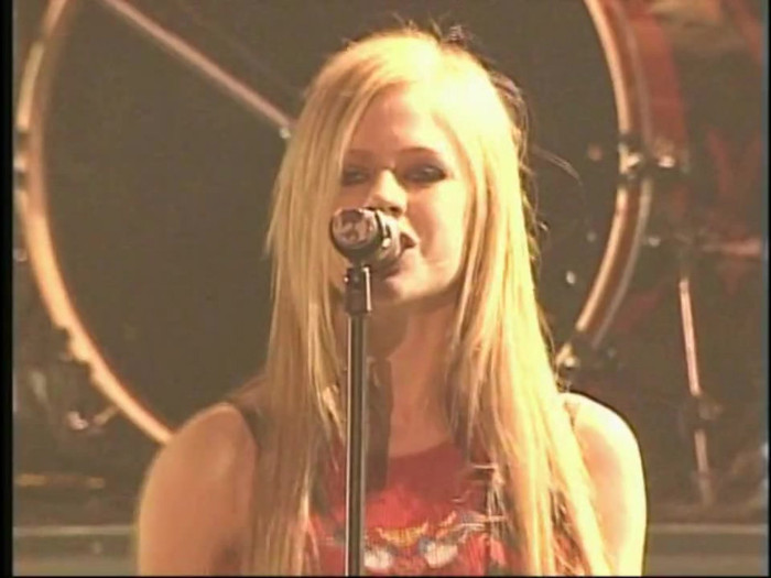 Bonez Tour Documentary [HD] Part2 - Avril Lavigne 3049
