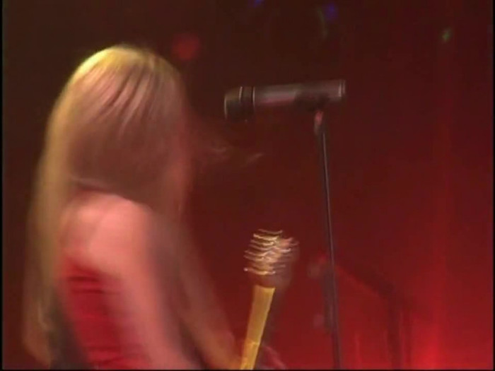 Bonez Tour Documentary [HD] Part2 - Avril Lavigne 3527