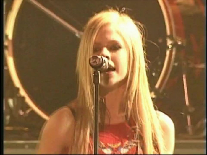 Bonez Tour Documentary [HD] Part2 - Avril Lavigne 3060