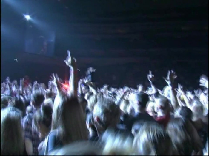 Bonez Tour Documentary [HD] Part2 - Avril Lavigne 3077