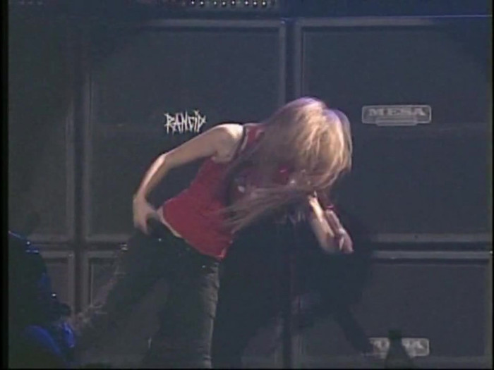 Bonez Tour Documentary [HD] Part2 - Avril Lavigne 3555 - Avril - Lavigne - 2008 - Bonez - Tour - Documentary - oo8