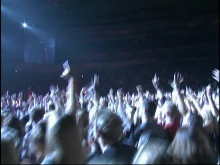 Bonez Tour Documentary [HD] Part2 - Avril Lavigne 3080