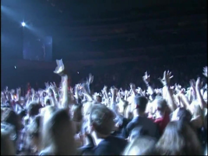 Bonez Tour Documentary [HD] Part2 - Avril Lavigne 3081