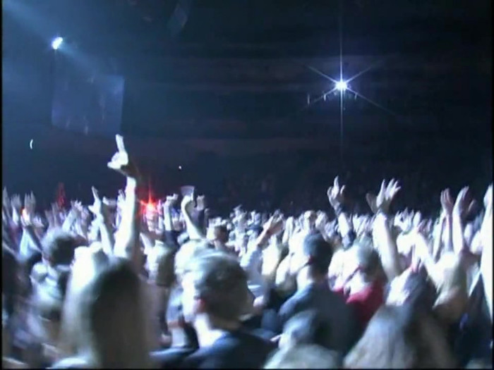 Bonez Tour Documentary [HD] Part2 - Avril Lavigne 3083