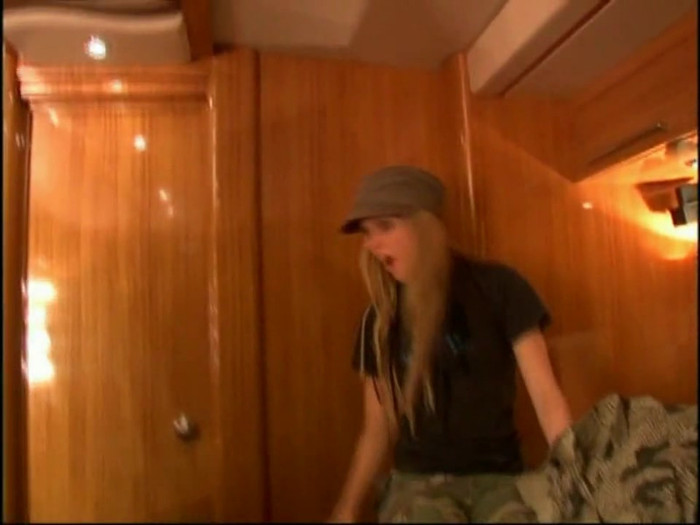 Bonez Tour Documentary [HD] Part2 - Avril Lavigne 5006 - Avril - Lavigne - 2008 - Bonez - Tour - Documentary - o11