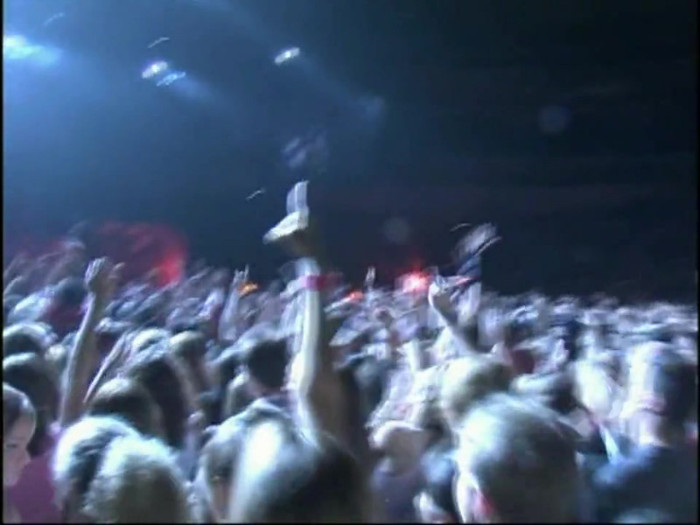 Bonez Tour Documentary [HD] Part2 - Avril Lavigne 3098