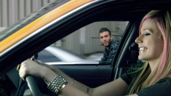 Avril Lavigne - What The Hell_youtube_original 0973