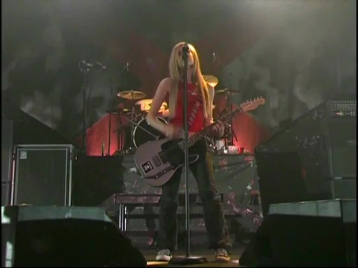 Bonez Tour Documentary [HD] Part2 - Avril Lavigne 3100