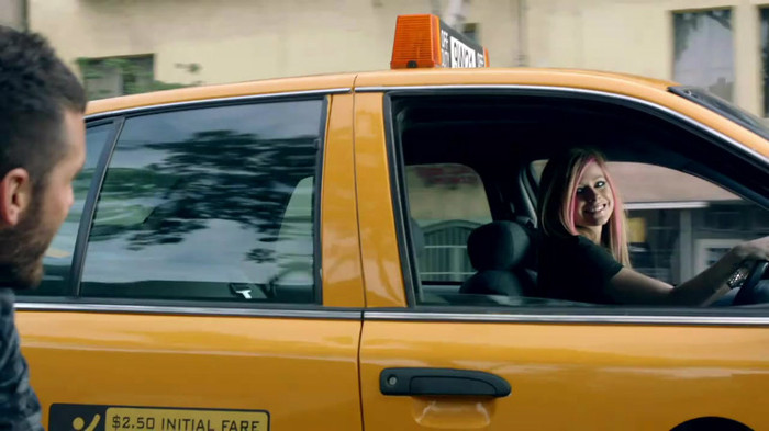 Avril Lavigne - What The Hell_youtube_original 0974