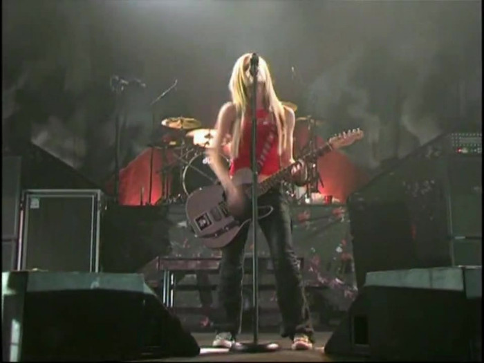 Bonez Tour Documentary [HD] Part2 - Avril Lavigne 3106