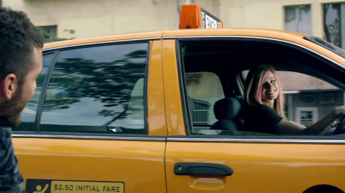 Avril Lavigne - What The Hell_youtube_original 0975