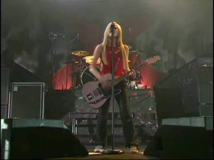 Bonez Tour Documentary [HD] Part2 - Avril Lavigne 3109