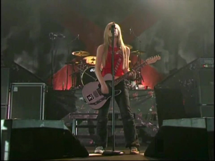 Bonez Tour Documentary [HD] Part2 - Avril Lavigne 3111
