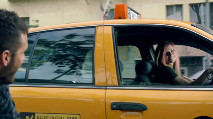 Avril Lavigne - What The Hell_youtube_original 0976