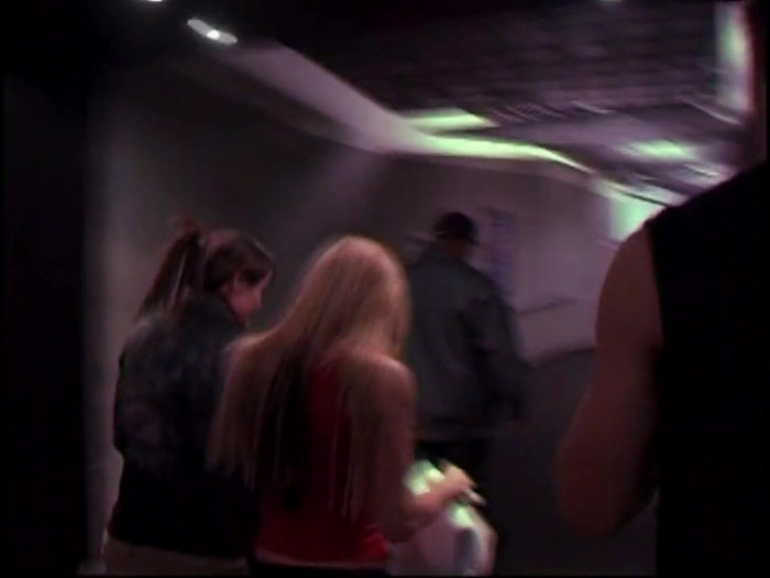 Bonez Tour Documentary [HD] Part2 - Avril Lavigne 4064 - Avril - Lavigne - 2008 - Bonez - Tour - Documentary - oo9
