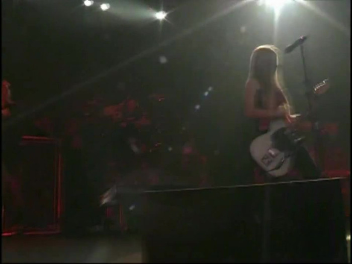 Bonez Tour Documentary [HD] Part2 - Avril Lavigne 3596 - Avril - Lavigne - 2008 - Bonez - Tour - Documentary - oo8