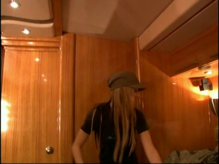 Bonez Tour Documentary [HD] Part2 - Avril Lavigne 5034