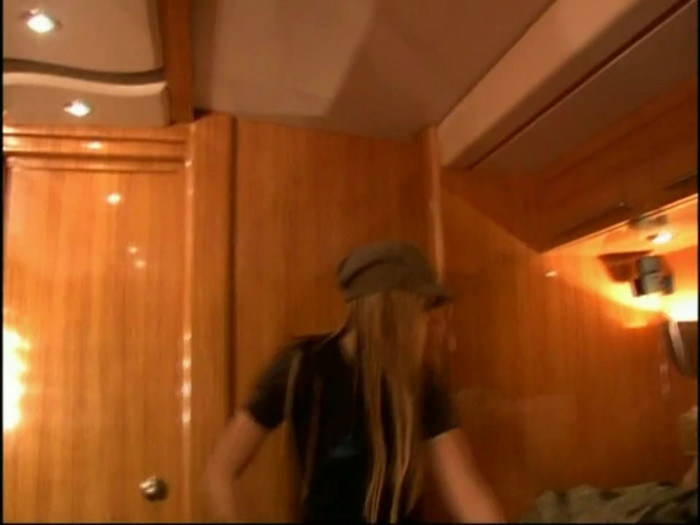 Bonez Tour Documentary [HD] Part2 - Avril Lavigne 5036