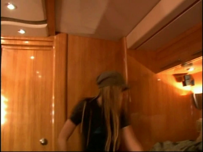 Bonez Tour Documentary [HD] Part2 - Avril Lavigne 5037