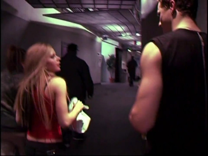 Bonez Tour Documentary [HD] Part2 - Avril Lavigne 4082 - Avril - Lavigne - 2008 - Bonez - Tour - Documentary - oo9