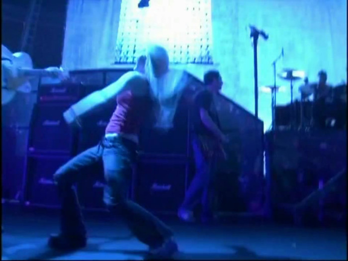 Bonez Tour Documentary [HD] Part2 - Avril Lavigne 3140