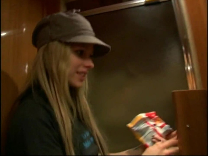 Bonez Tour Documentary [HD] Part2 - Avril Lavigne 5051