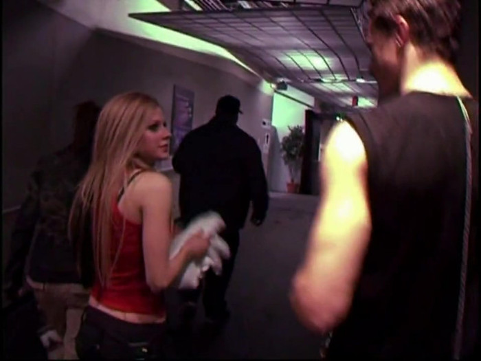 Bonez Tour Documentary [HD] Part2 - Avril Lavigne 4092 - Avril - Lavigne - 2008 - Bonez - Tour - Documentary - oo9